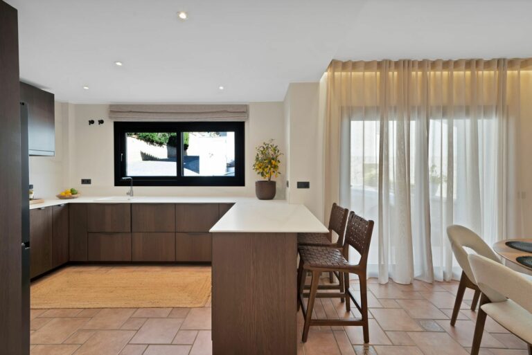 15bf6c08b74869964cd9b4da9a0ce230 - 8