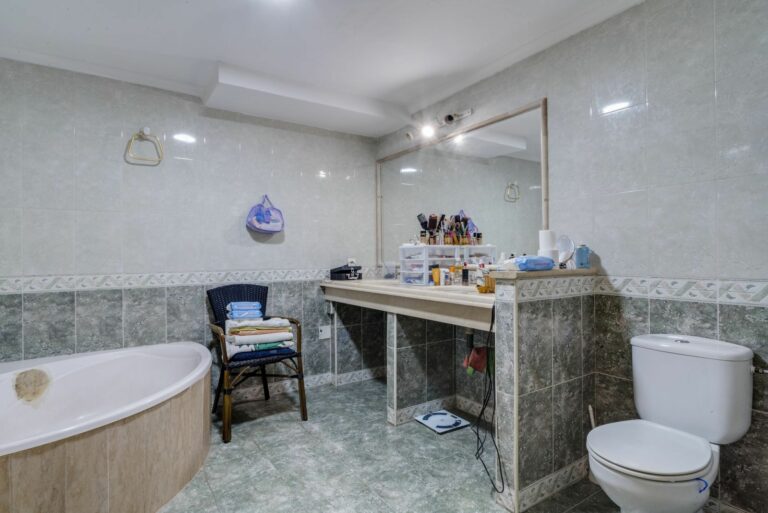 175f1edfbc424bb85dd1a4e40a955911 - 5