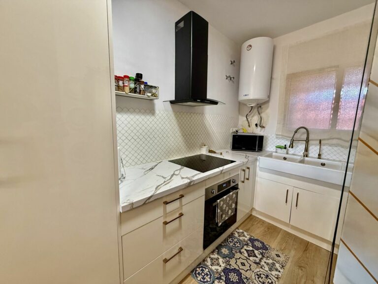 181fd25f0f44c6cac8716881fcdb9f68 - 10