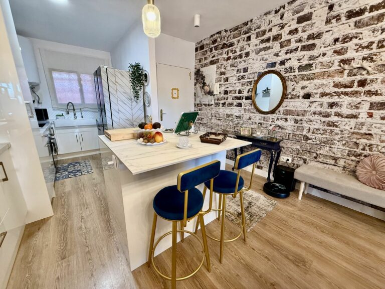 181fd25f0f44c6cac8716881fcdb9f68 - 12