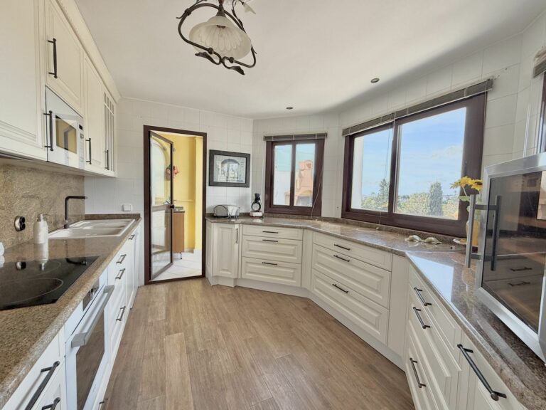 18903e051a55a0369b9db805b57301a1 - 11