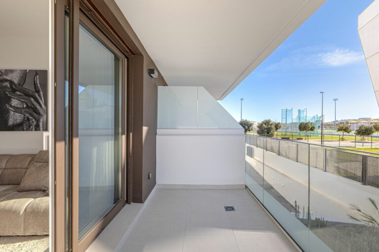 1a72ecebb62e00191f0f3634173e24d2 - 3