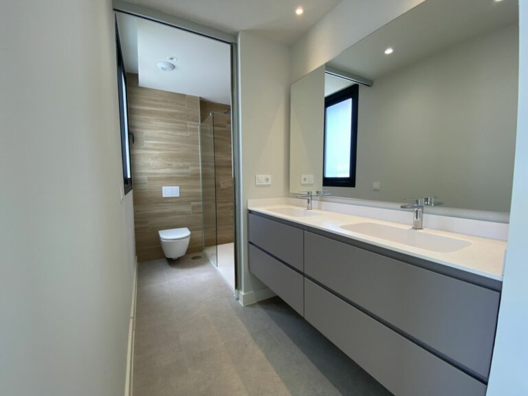 1ab84ff1f5c345e7a2d98eda4d080254 - 10