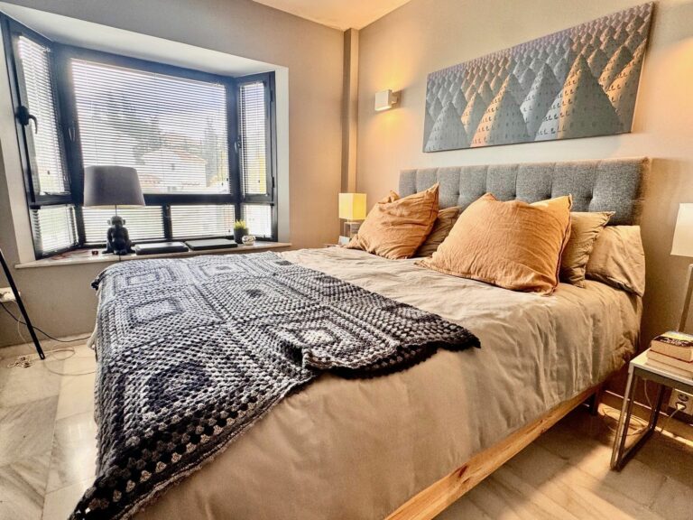 1c40ff1854e09bc05df6e3b00331ec9d - 15