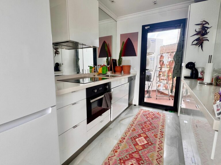 1c40ff1854e09bc05df6e3b00331ec9d - 9