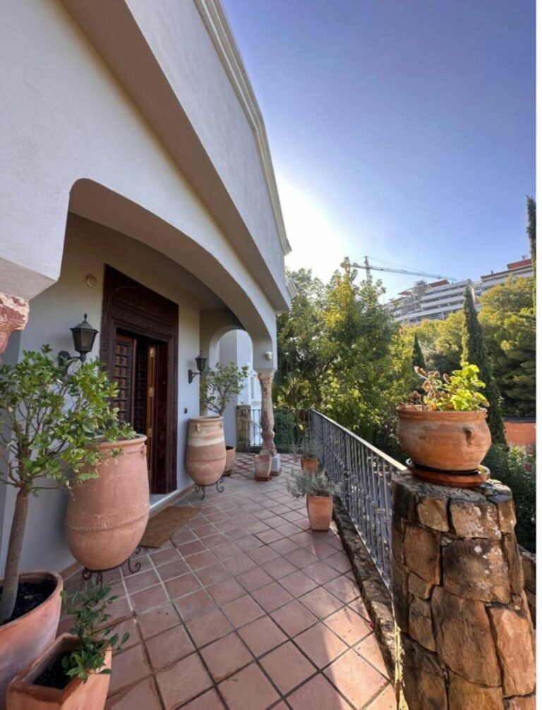 1d32e4a50c824dda9a73670f55a3cee2 - 4