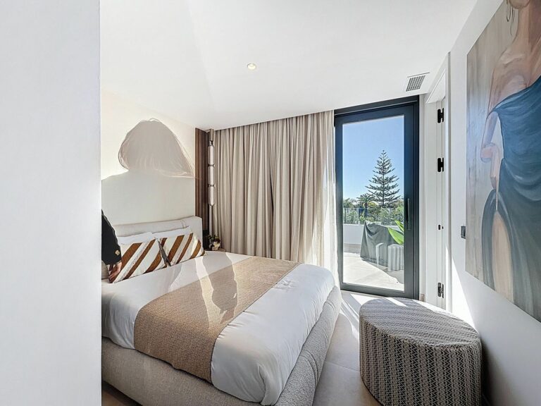 1edc1c90499e4edae09935b97c333121 - 15