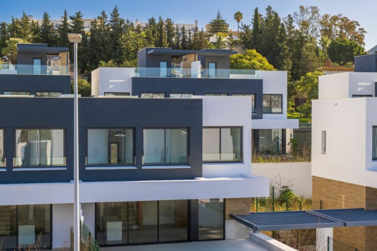 20eafd2712f1582a5fb2eeb651e219a3 - 2