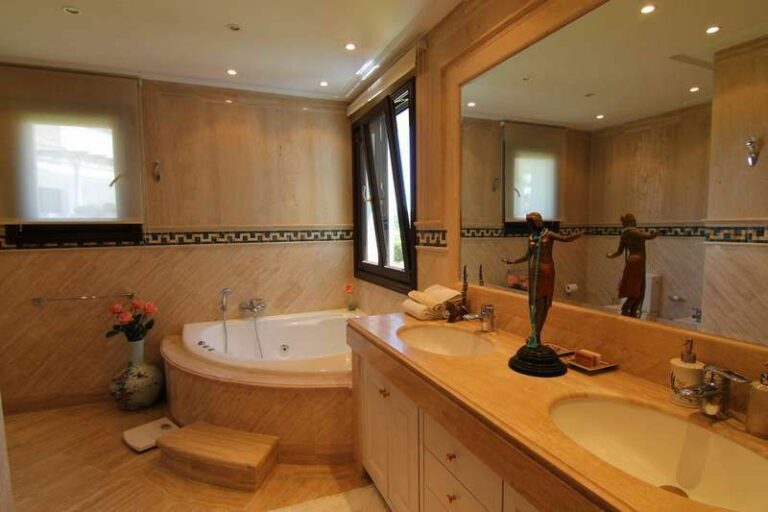 2108e5d1f0e3e9de33d3a05160f098ba - 11