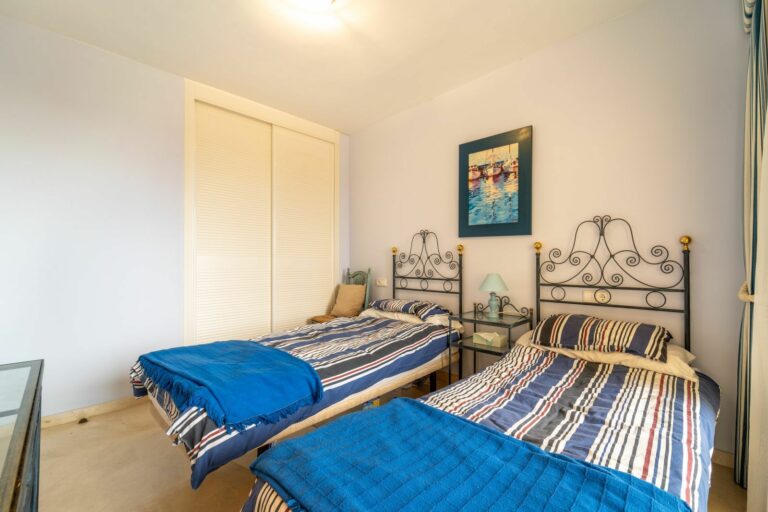 21973f592e1a3da88a0adf61b630b4af - 16