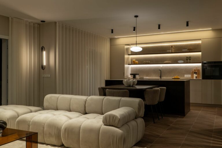 2268a7f4049bc40b61942a33a8fcd637 - 12