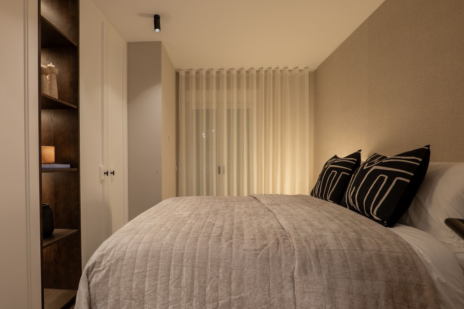 2268a7f4049bc40b61942a33a8fcd637 - 16