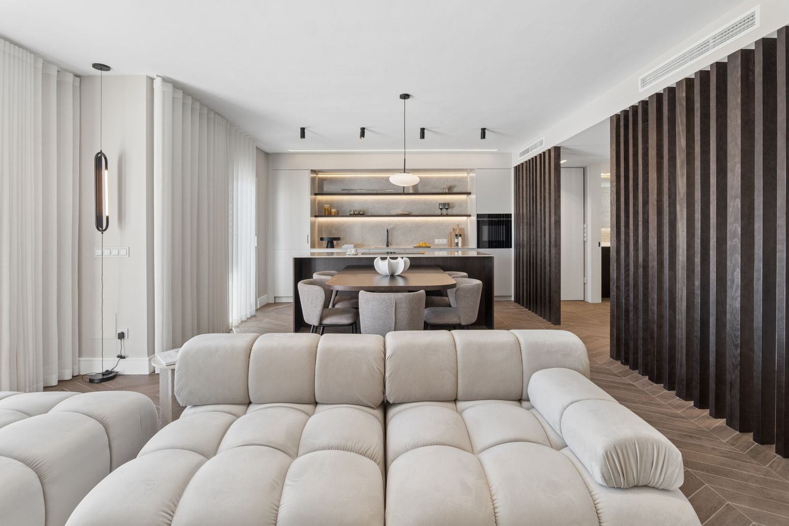 2268a7f4049bc40b61942a33a8fcd637 - 8