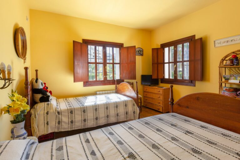 24ba8f3fe31a775454b7ad45e6956bf1 - 16