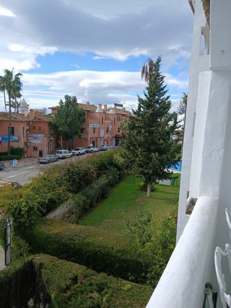 25eab1057ea809f182f2d4ae22731356 - 2