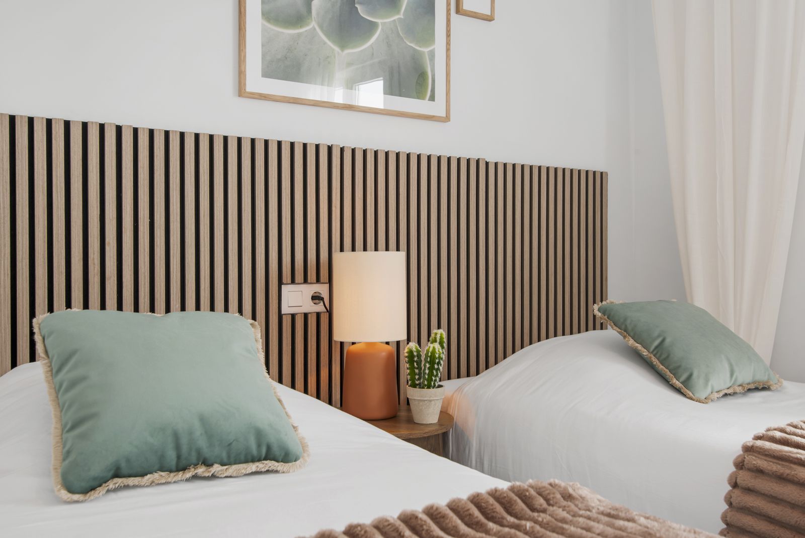 26e46368a1a4d380a5ecb5f39a6e0498 - 13