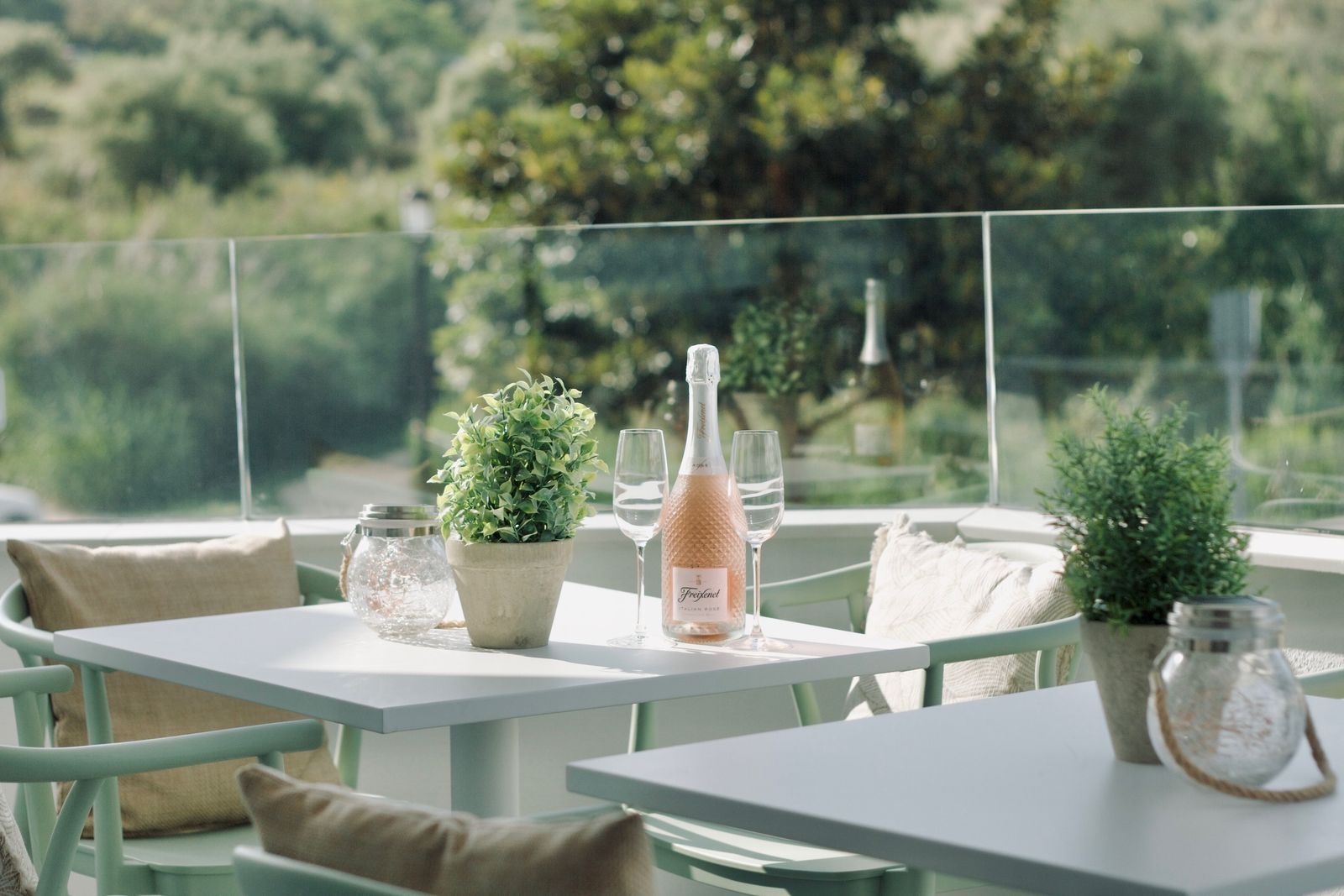 26e46368a1a4d380a5ecb5f39a6e0498 - 16