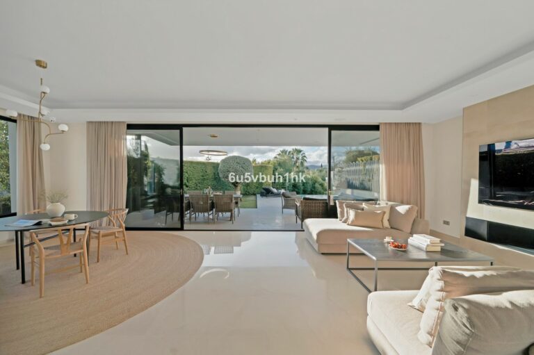 28d774bdd49614104c93c759f5ef7126 - 1