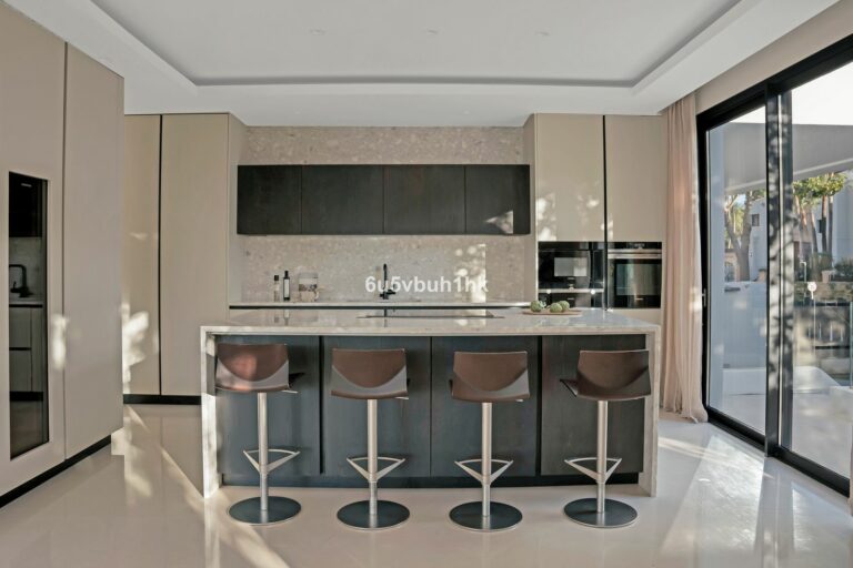 28d774bdd49614104c93c759f5ef7126 - 4