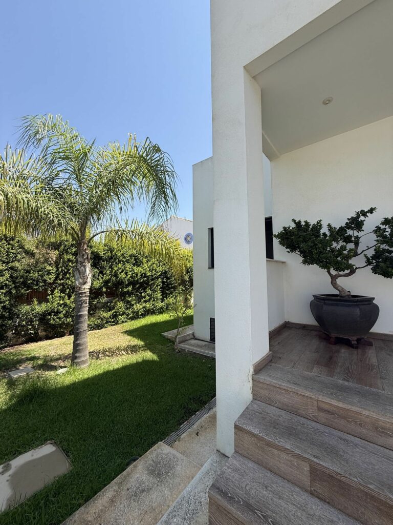 2a60441e2a4fe5f042c76d1dd4bb1963 - 2