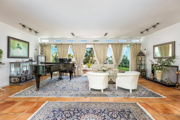 2abcd68dfd8279794252b51942e5e979 - 16