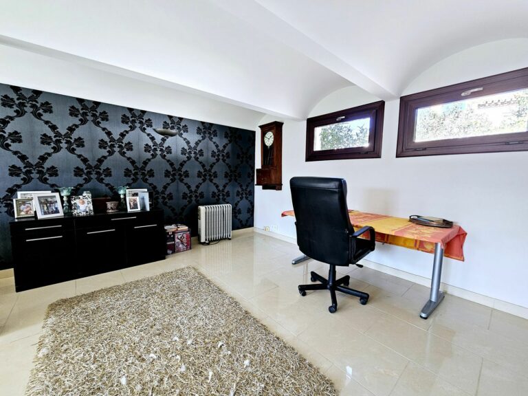 2ccd38b86be520bc9ac4bb15f89feff1 - 7