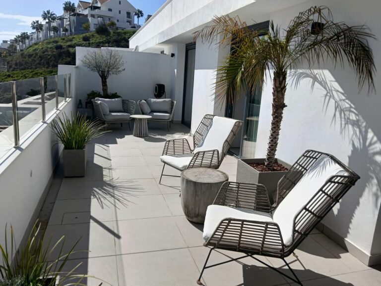 2efcdd5c9fecab37882cd6beff7a6f08 - 1