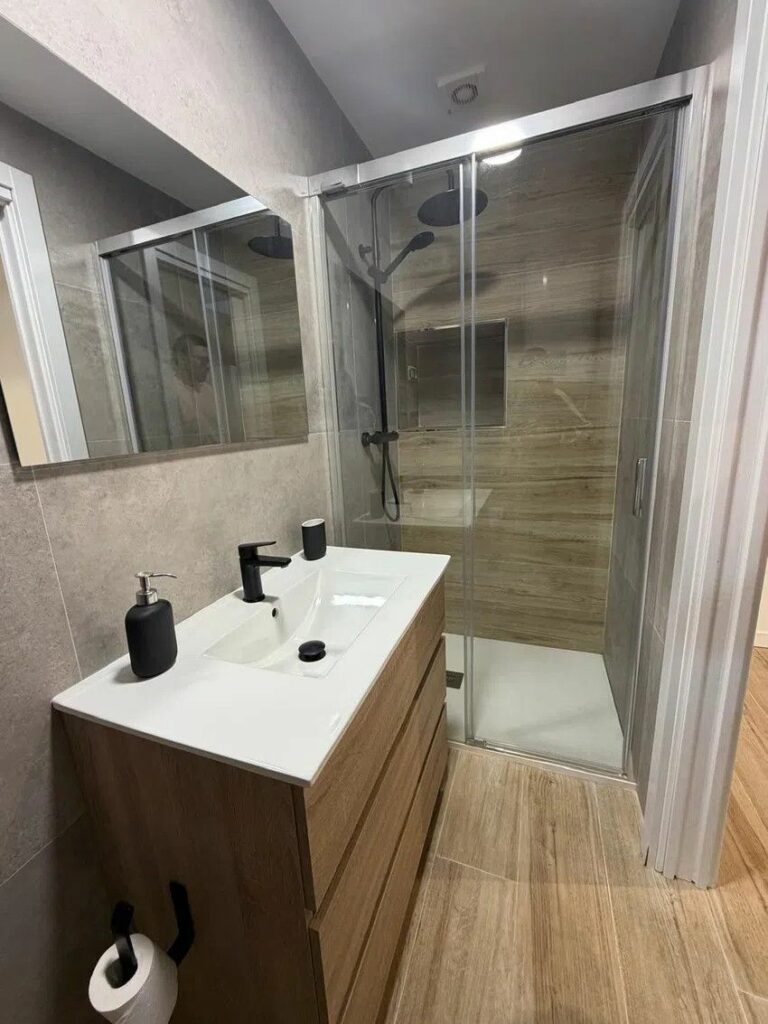 2f5741d987322150aa4816df72c31749 - 16