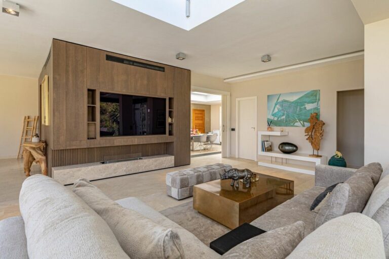 326c0eabc2bde1965500718f029a2928 - 12