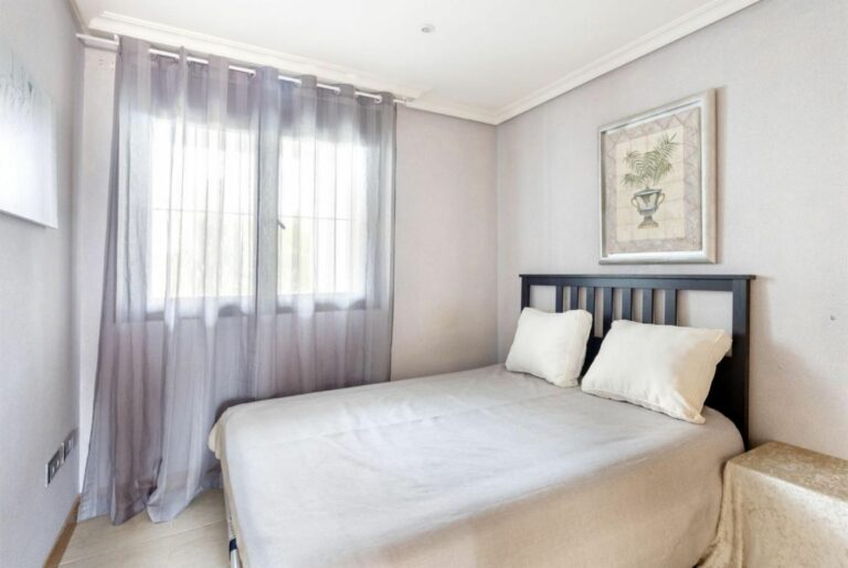 32a0b5837b66e8c244f3766d750545cc - 8