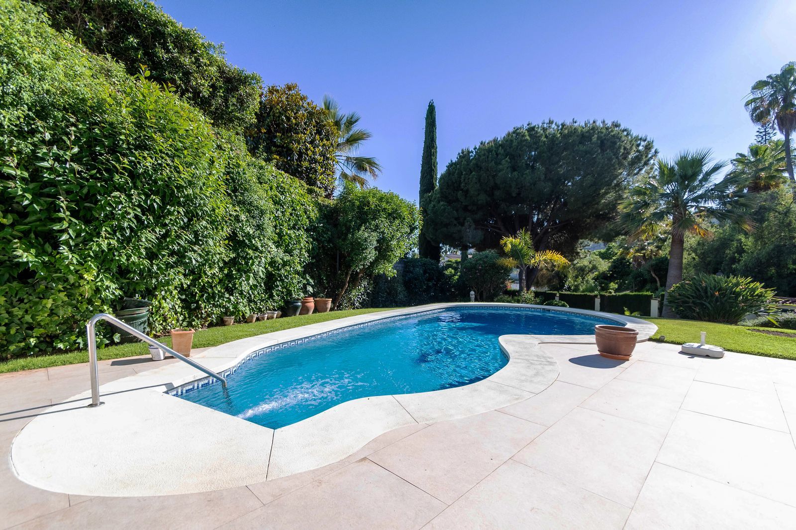 33d9c2fd9a79e77e56b50f4cd51e4886 - 8