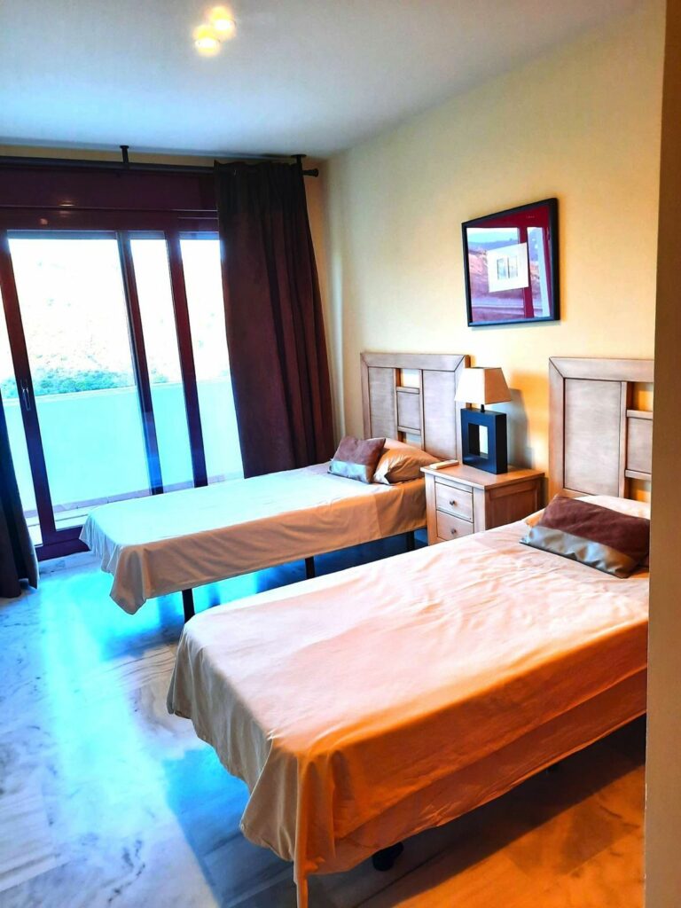 3583adf8cb1b14f9d2f9334879daf6ea - 4