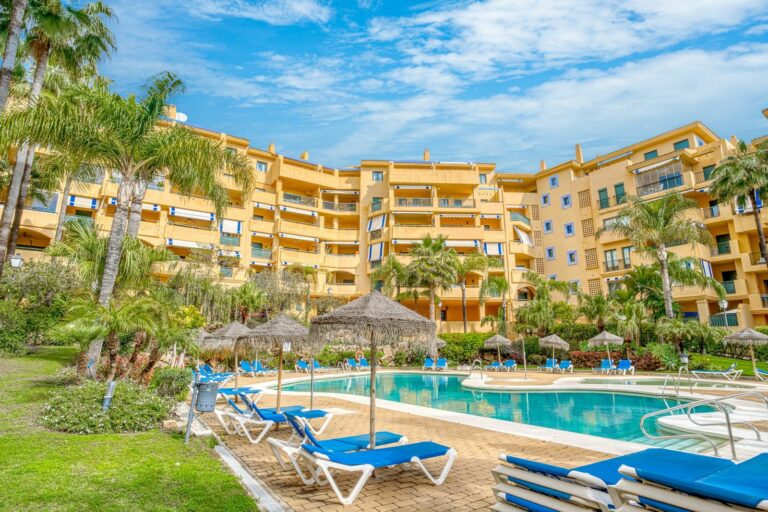 38f0bae03d7aec80caae741950aa81f1 - 1