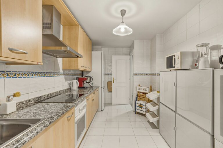 38f0bae03d7aec80caae741950aa81f1 - 14