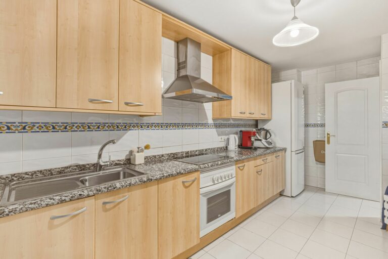 38f0bae03d7aec80caae741950aa81f1 - 15