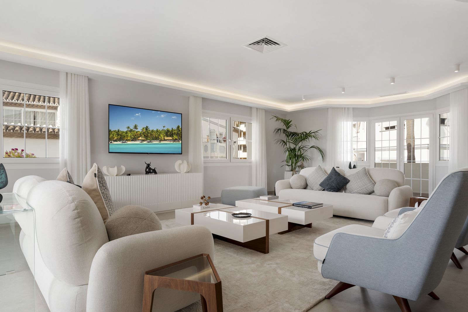 3a51530b403344ef2da4dd63331d3cd0 - 12