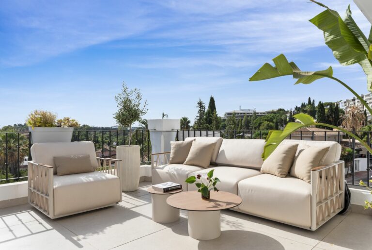 3a51530b403344ef2da4dd63331d3cd0 - 14