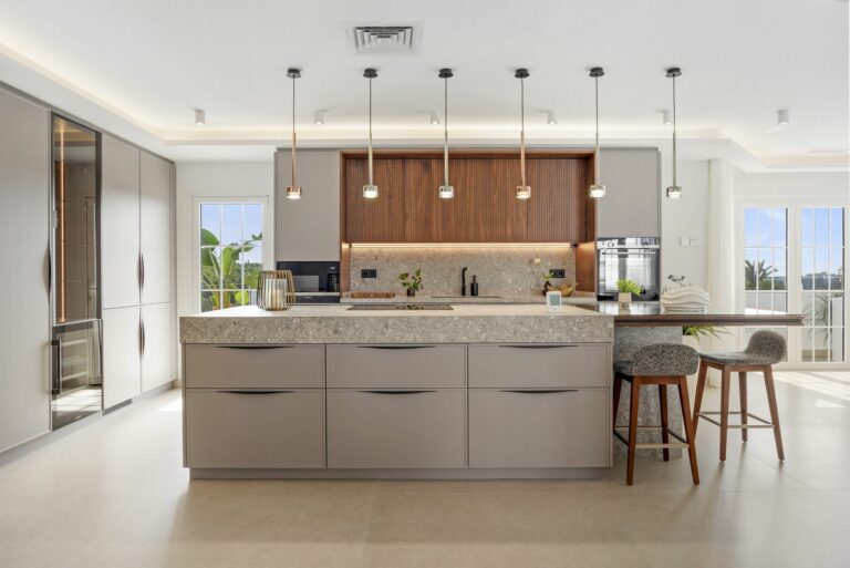 3a51530b403344ef2da4dd63331d3cd0 - 4