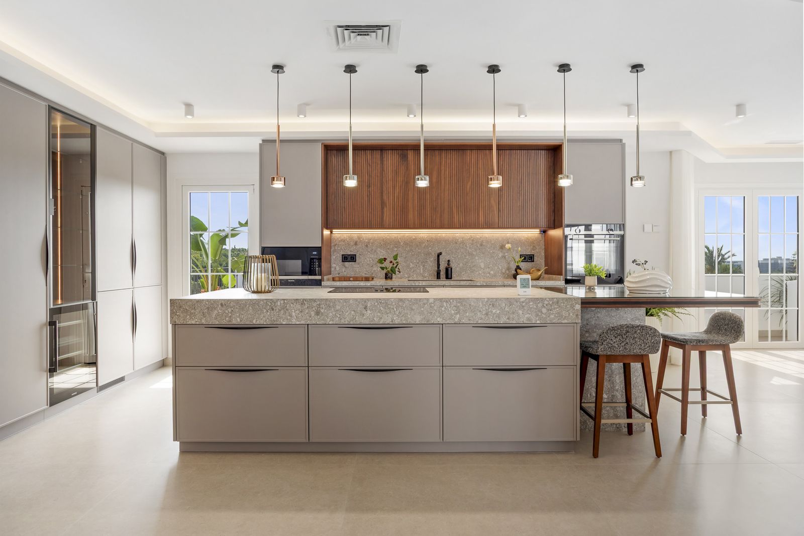 3a51530b403344ef2da4dd63331d3cd0 - 4