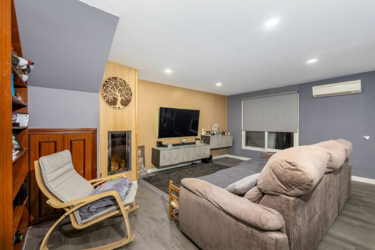 3c623286e114903dc0fd7abf53cf5ff8 - 12