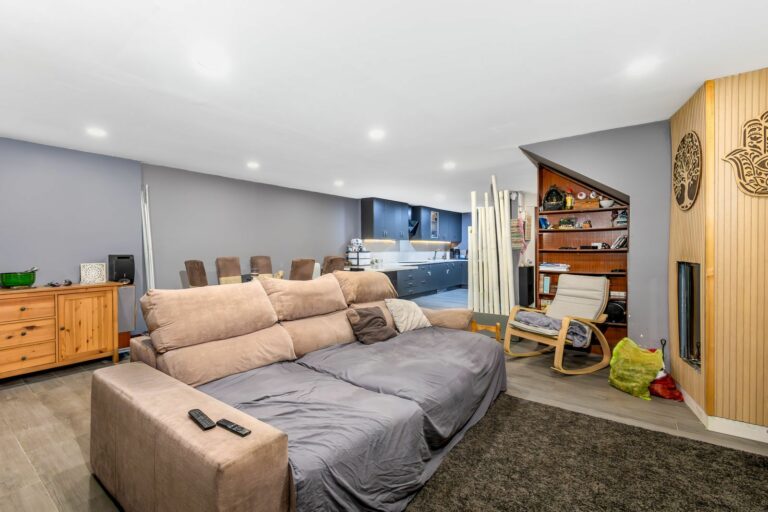 3c623286e114903dc0fd7abf53cf5ff8 - 4