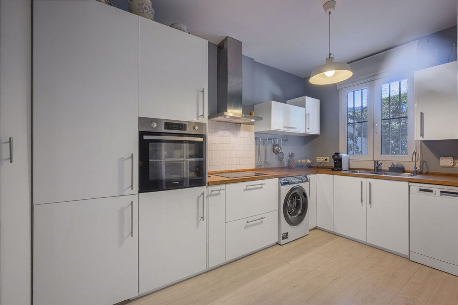 3d10653adf46504a47c16677119bb69c - 10