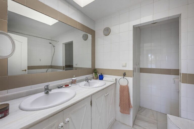 3d10653adf46504a47c16677119bb69c - 2