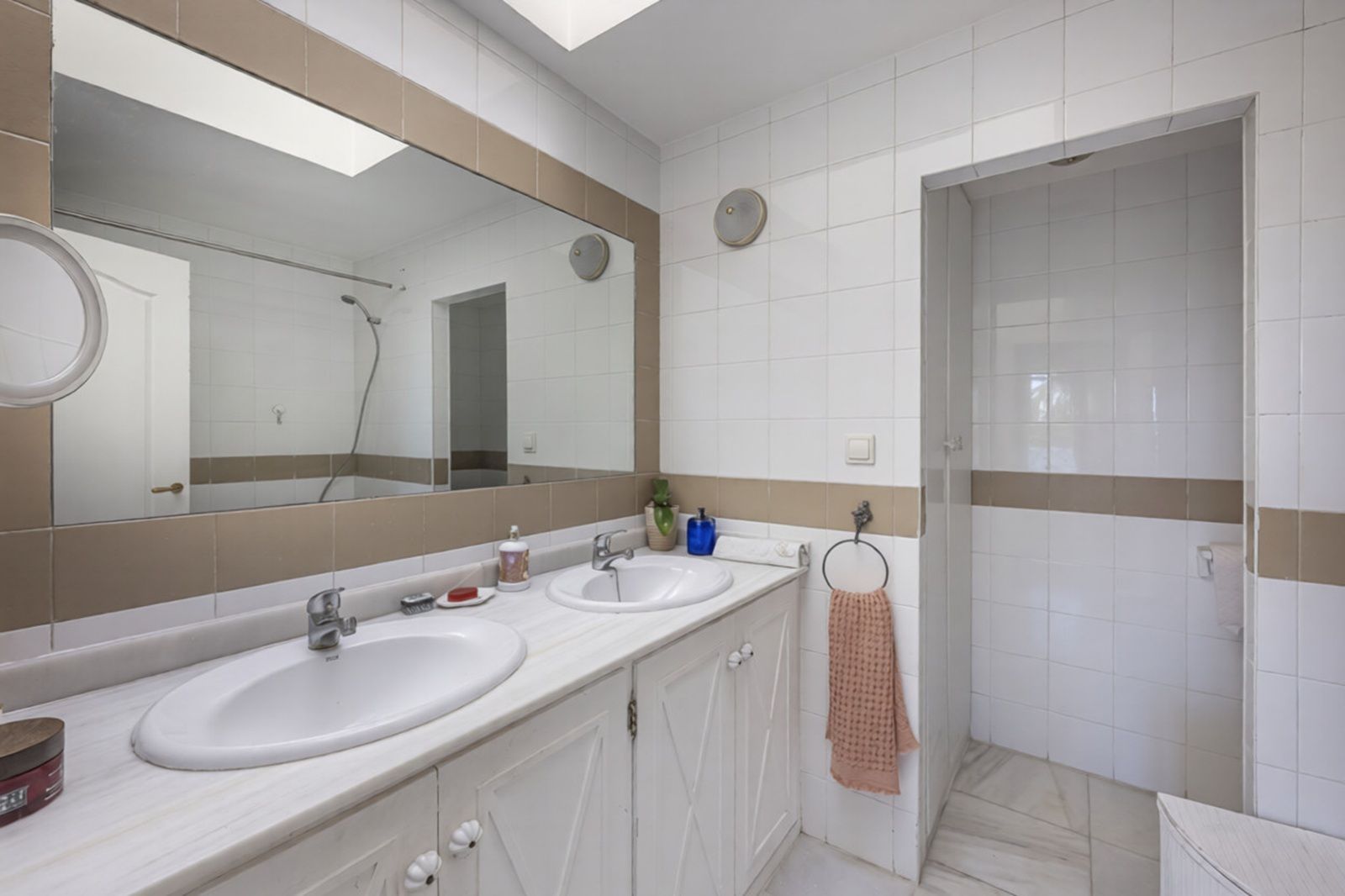 3d10653adf46504a47c16677119bb69c - 2