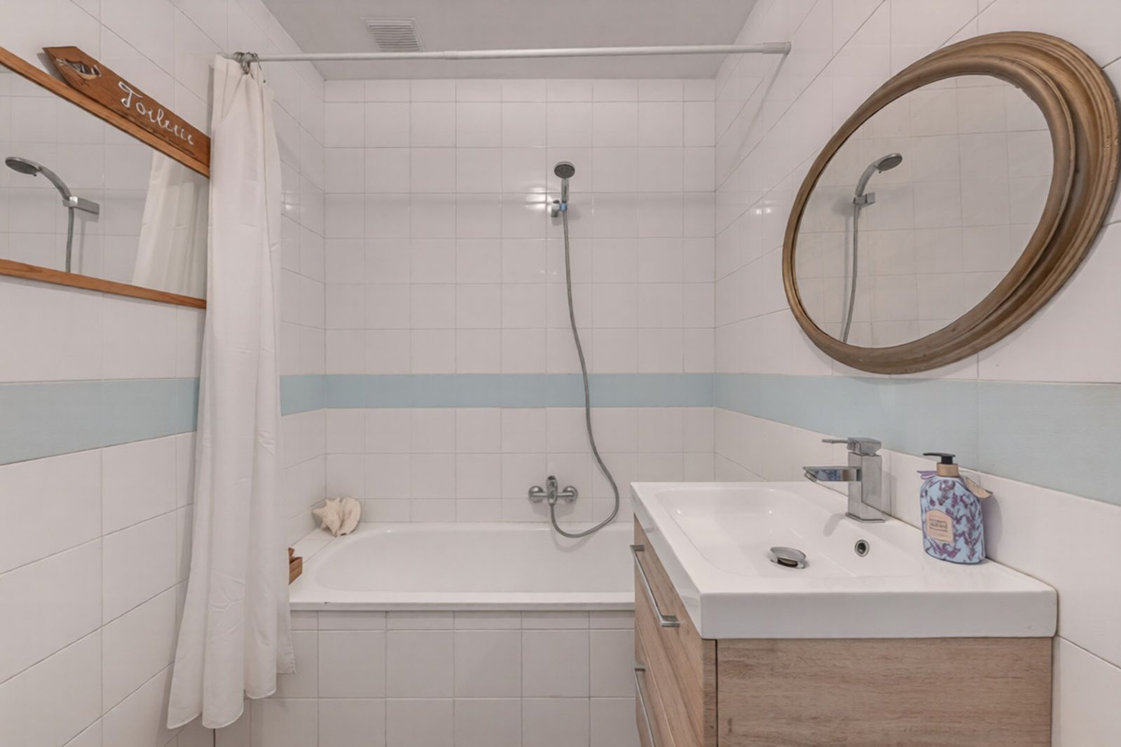 3d10653adf46504a47c16677119bb69c - 3