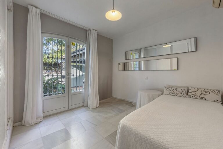 3d10653adf46504a47c16677119bb69c - 9