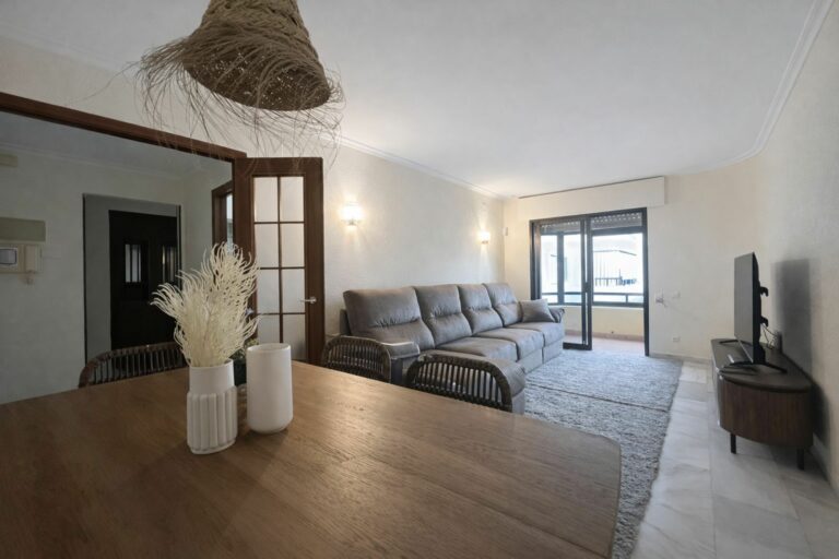 406558748d4a15417598e37f1ca2f2e8 - 1