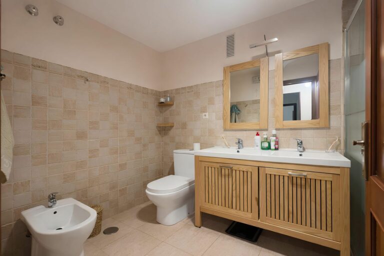 406558748d4a15417598e37f1ca2f2e8 - 12