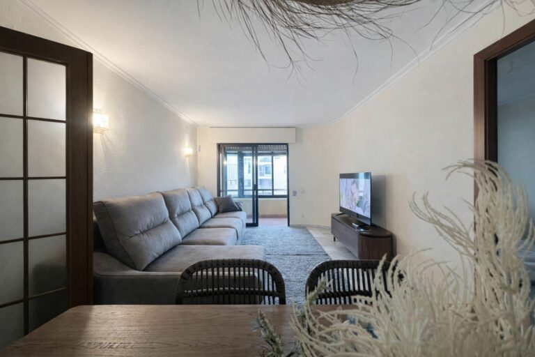 406558748d4a15417598e37f1ca2f2e8 - 9