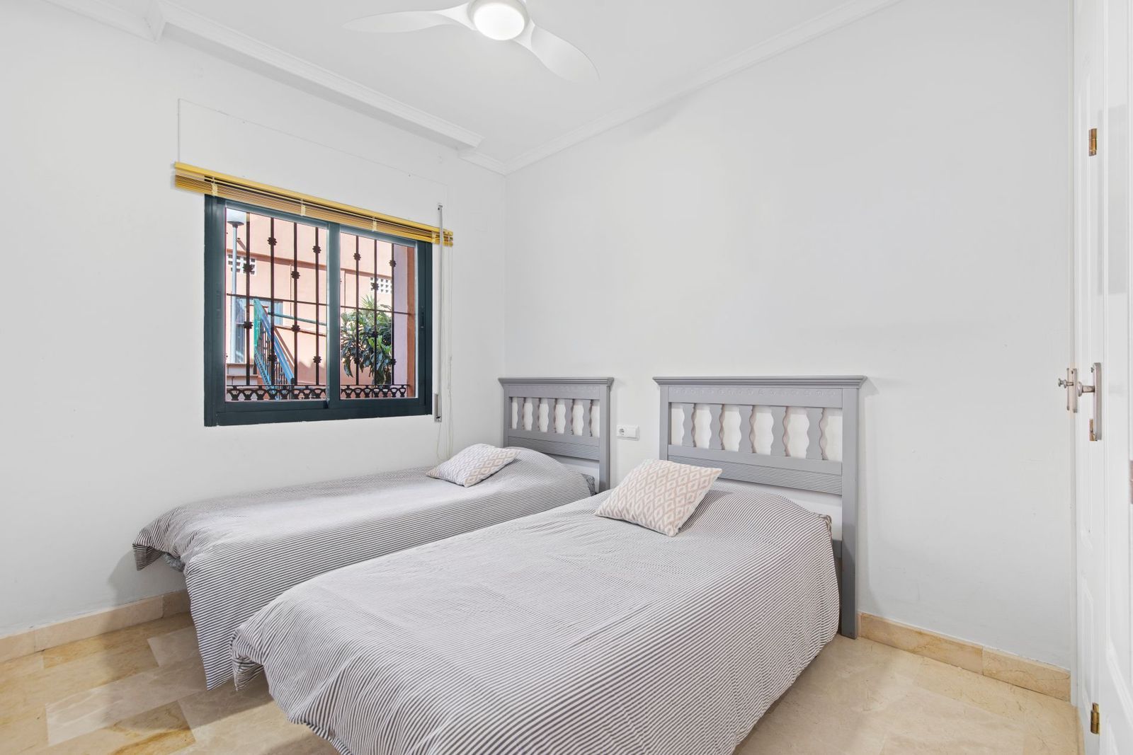 41d7623e3ad8aebbcc3f853d5fc1b117 - 14